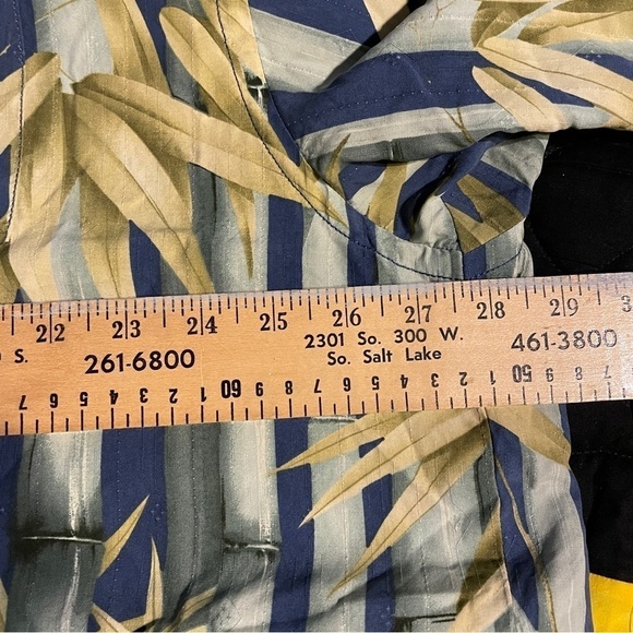 Silk Tommy Bahamas Print lead Shirt - Picture 7 of 7
